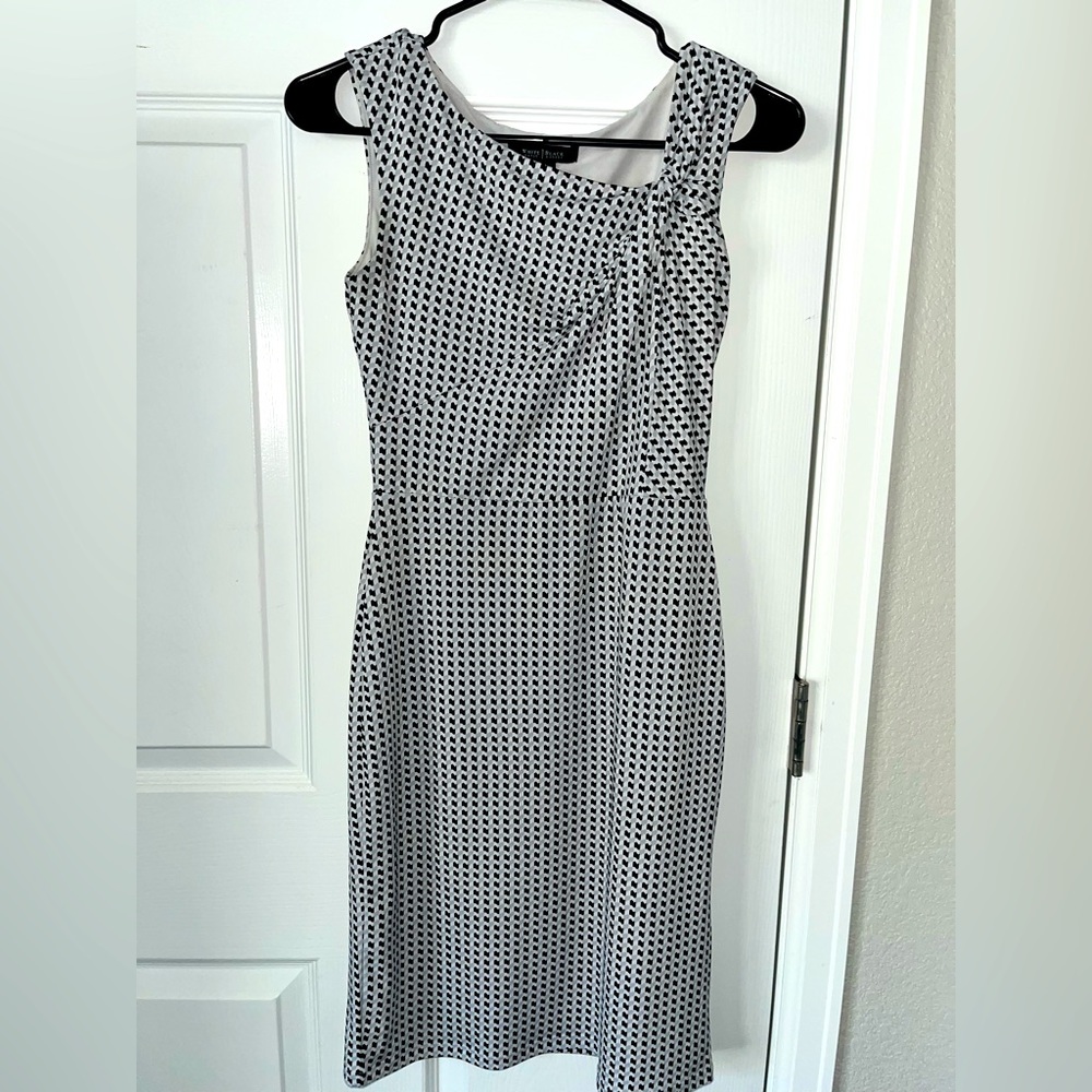 White House Black Market Black/White Squared Print Mini Dress, size 00
